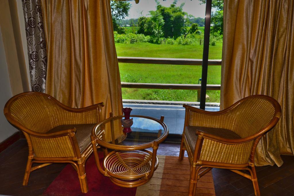 Temple Tiger Green Jungle Resort Kawasoti الغرفة الصورة